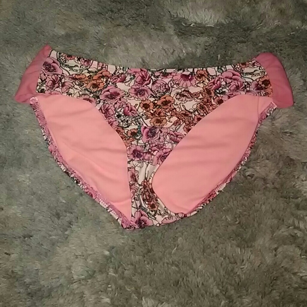 Bathing suit - Picture 3 of 4